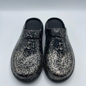 Oofos OOcloog Recovery Clog Womens Size 11 Shoe Black Rubber Round Toe Mules